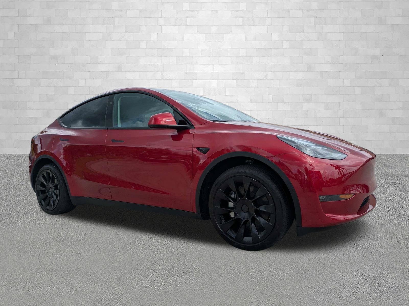 Used 2024 Tesla Model Y Long Range AWD/4WD image 1