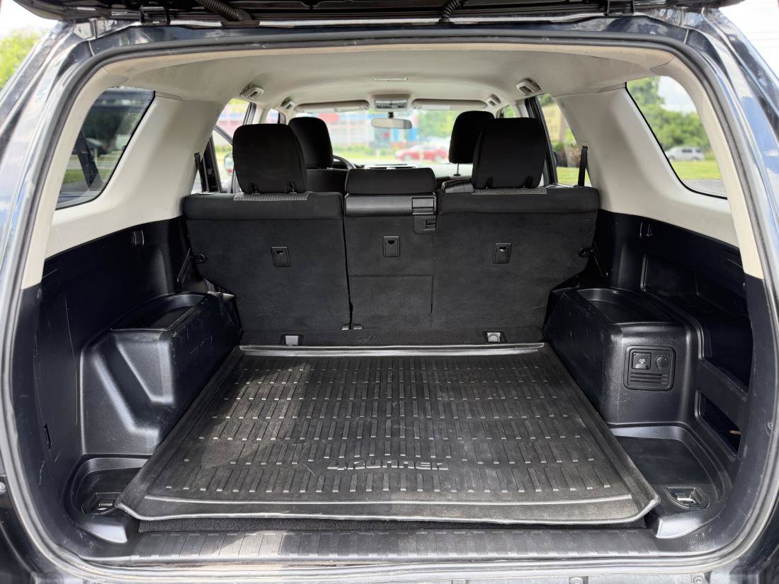 Used 2019 Toyota 4Runner SR5 AWD/4WD image 11