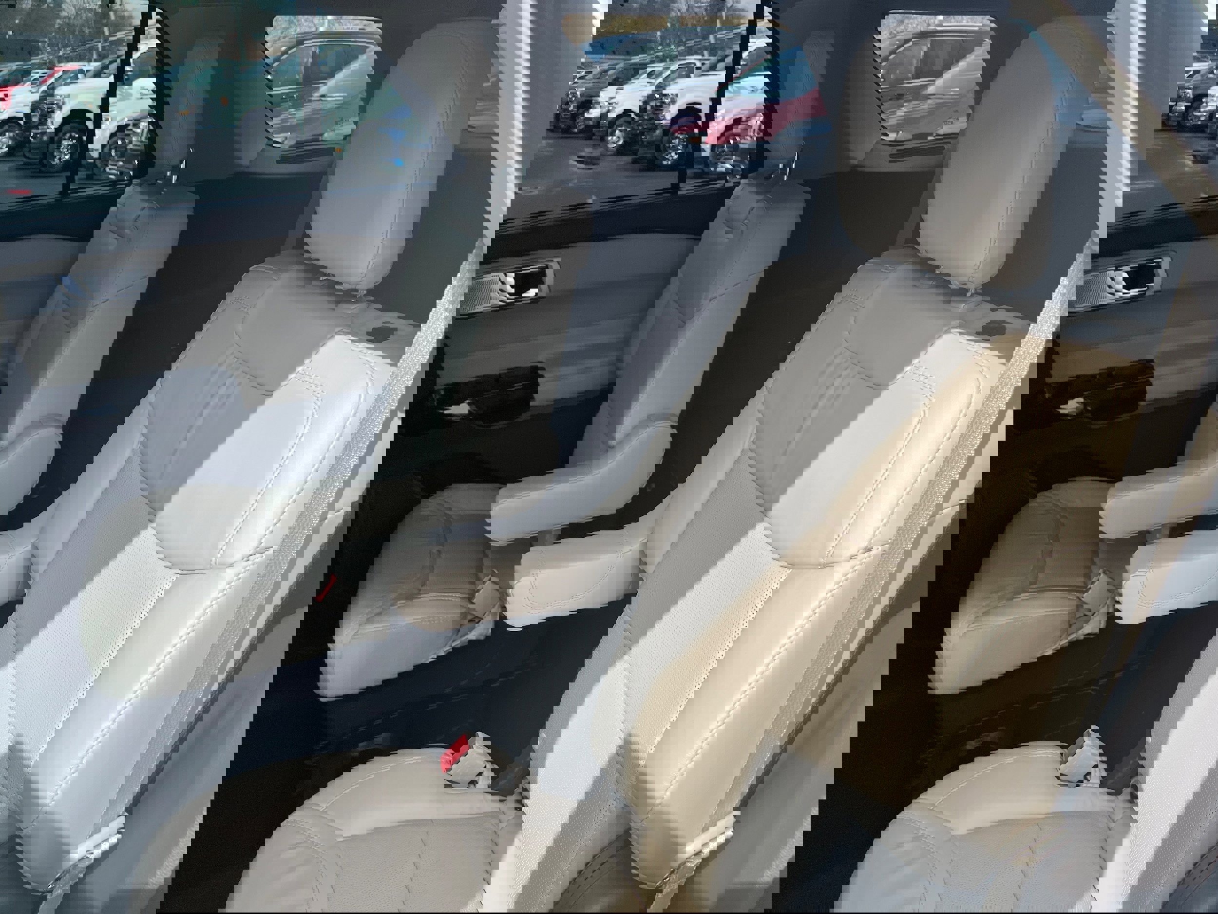 Certified 2021 Ford Explorer Platinum w/ Equipment Group 601A AWD/4WD image 12