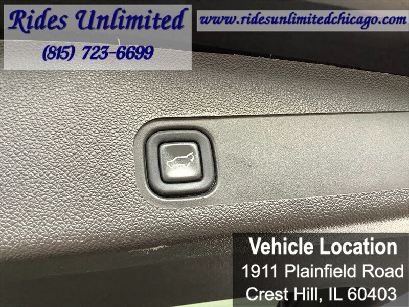 Used 2011 Chevrolet Tahoe LTZ AWD/4WD image 35