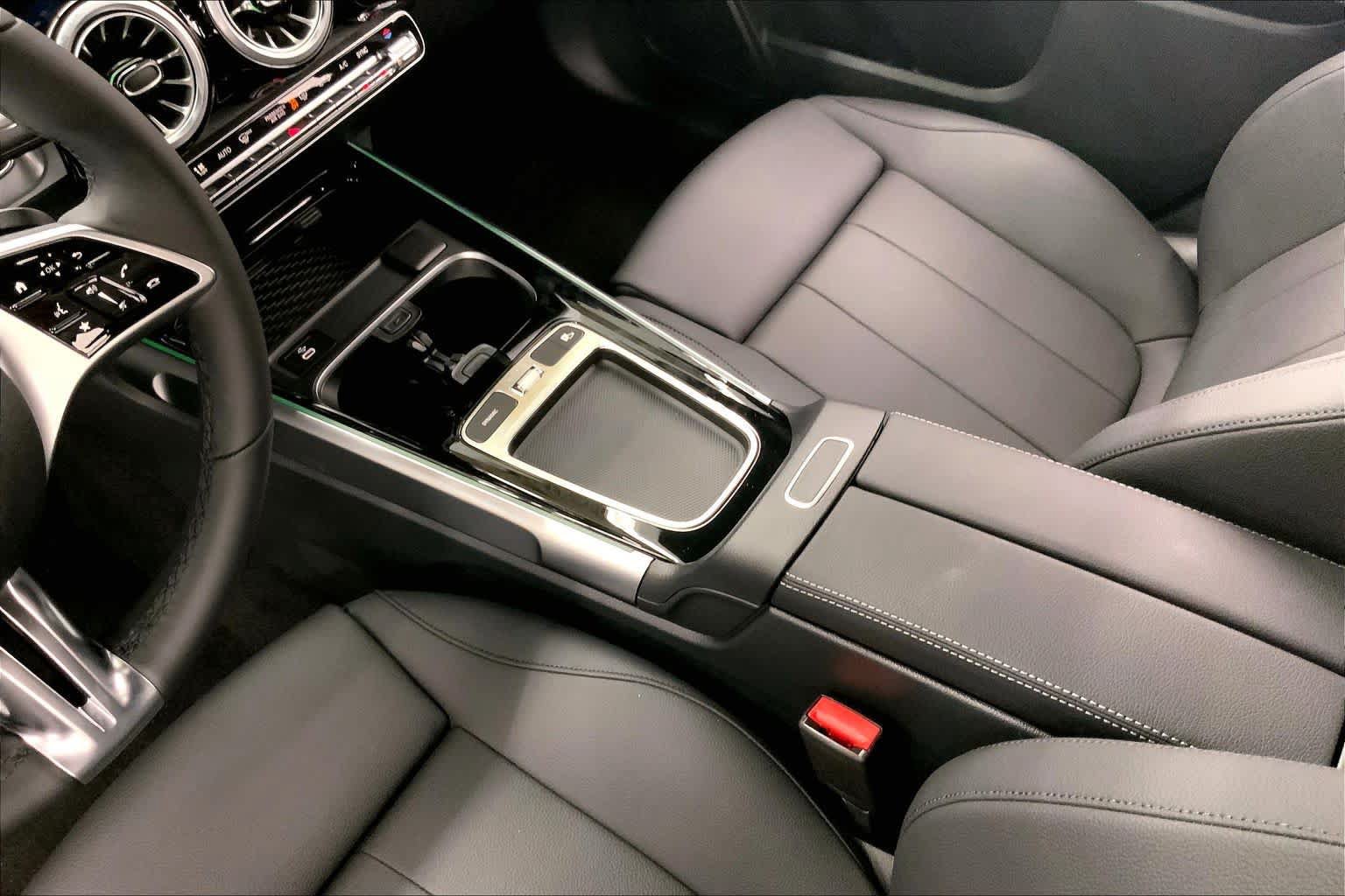 New 2026 Mercedes-Benz GLB 250 image 27