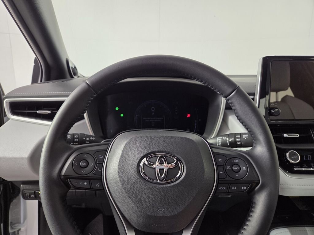 Used 2025 Toyota Corolla XSE FWD image 15