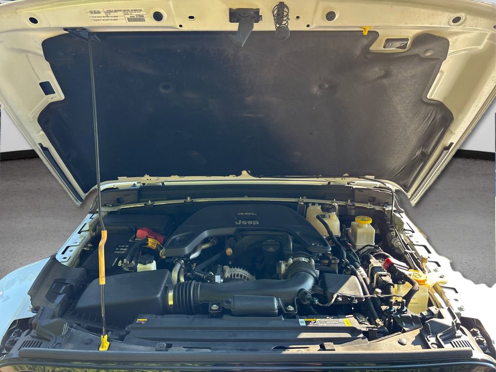 Certified 2021 Jeep Gladiator Willys image 13