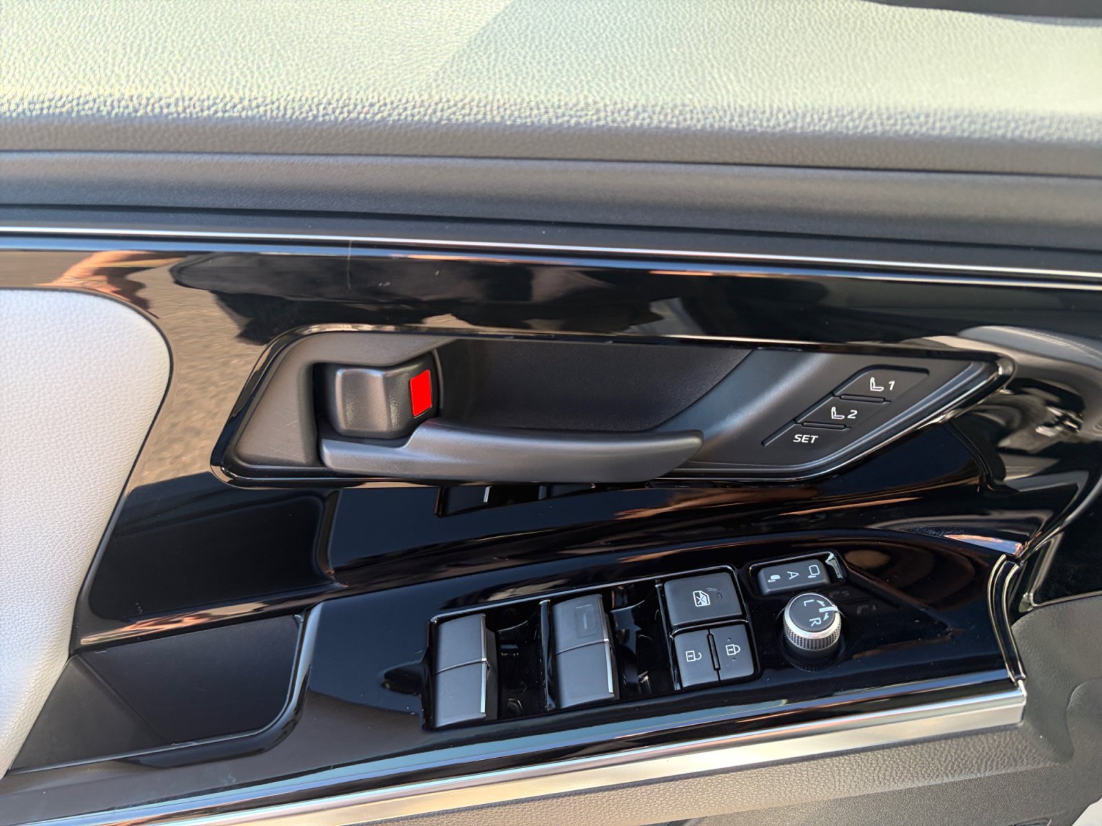Certified 2023 Subaru Solterra AWD image 15