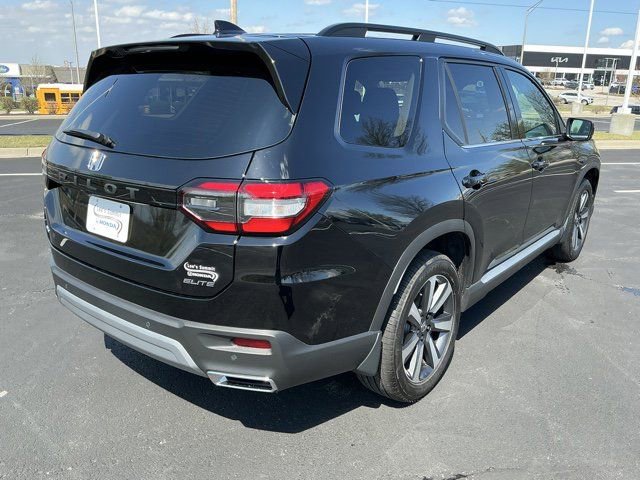 Used 2025 Honda Pilot Elite image 3
