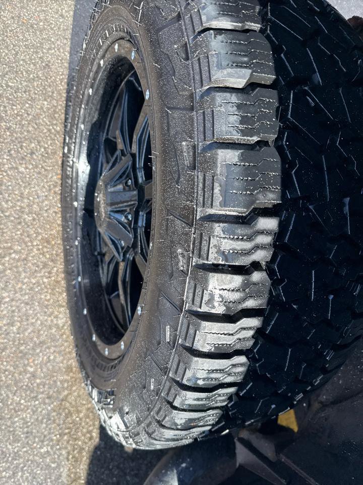 Used 2008 HUMMER H3 image 11