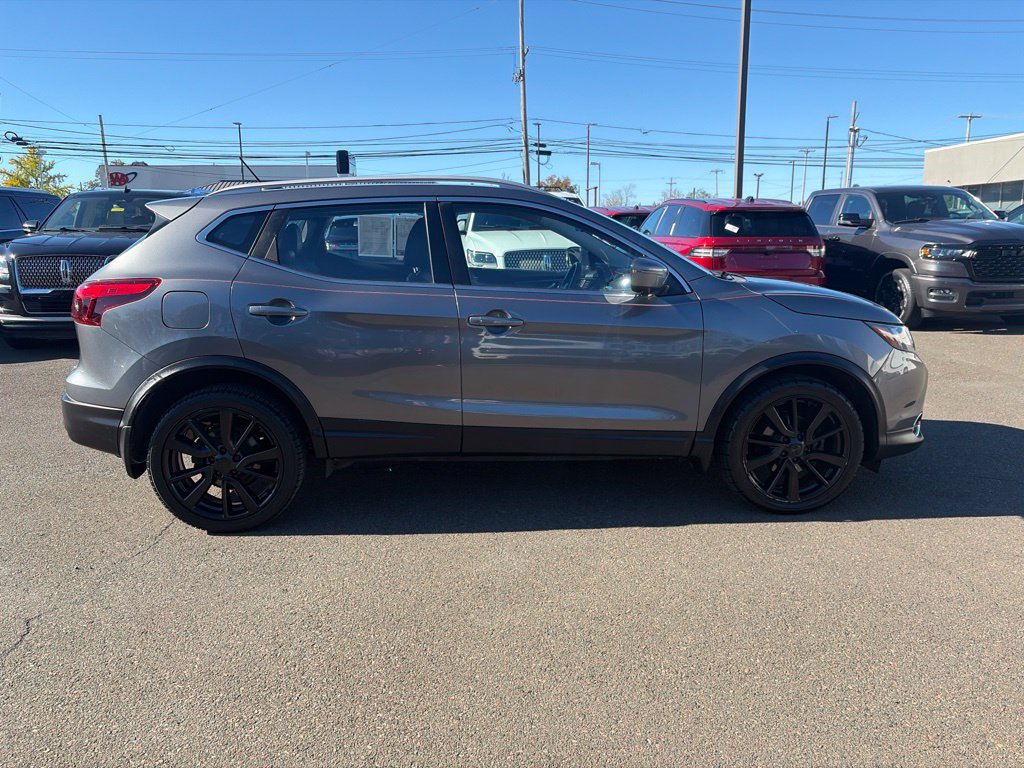 Used 2017 Nissan Rogue Sport SL AWD/4WD image 6