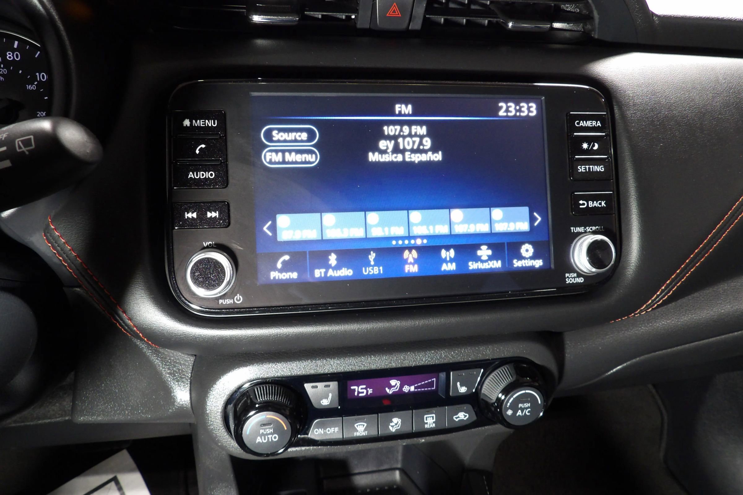 Used 2024 Nissan Kicks SR w/ SR Premium Package image 17