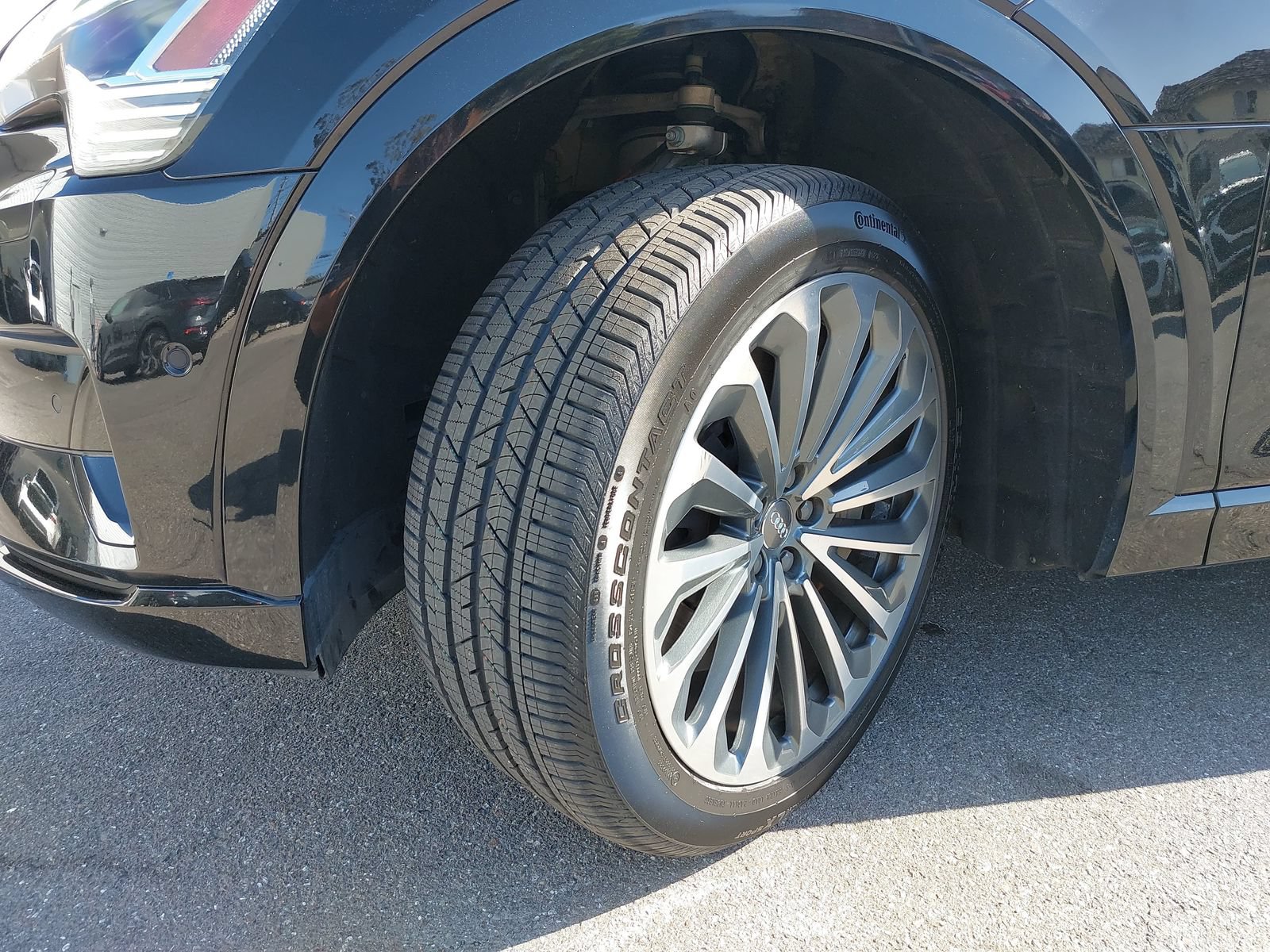 Used 2019 Audi e-tron Prestige AWD/4WD image 36