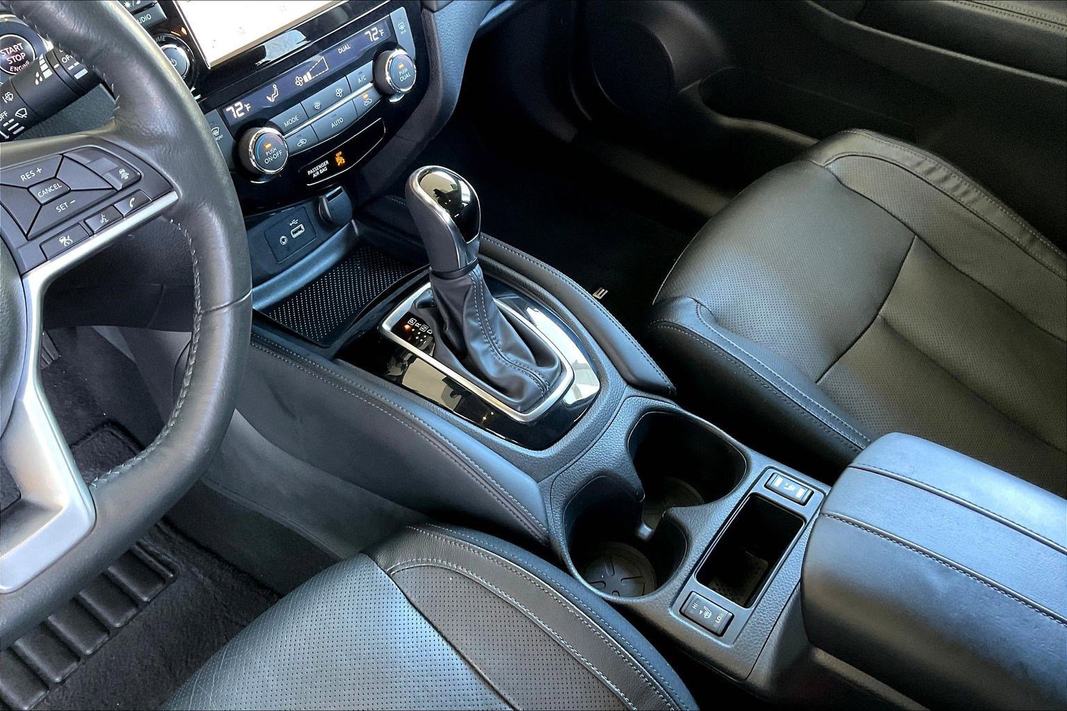 Used 2018 Nissan Rogue SL w/ Premium Package AWD/4WD image 18