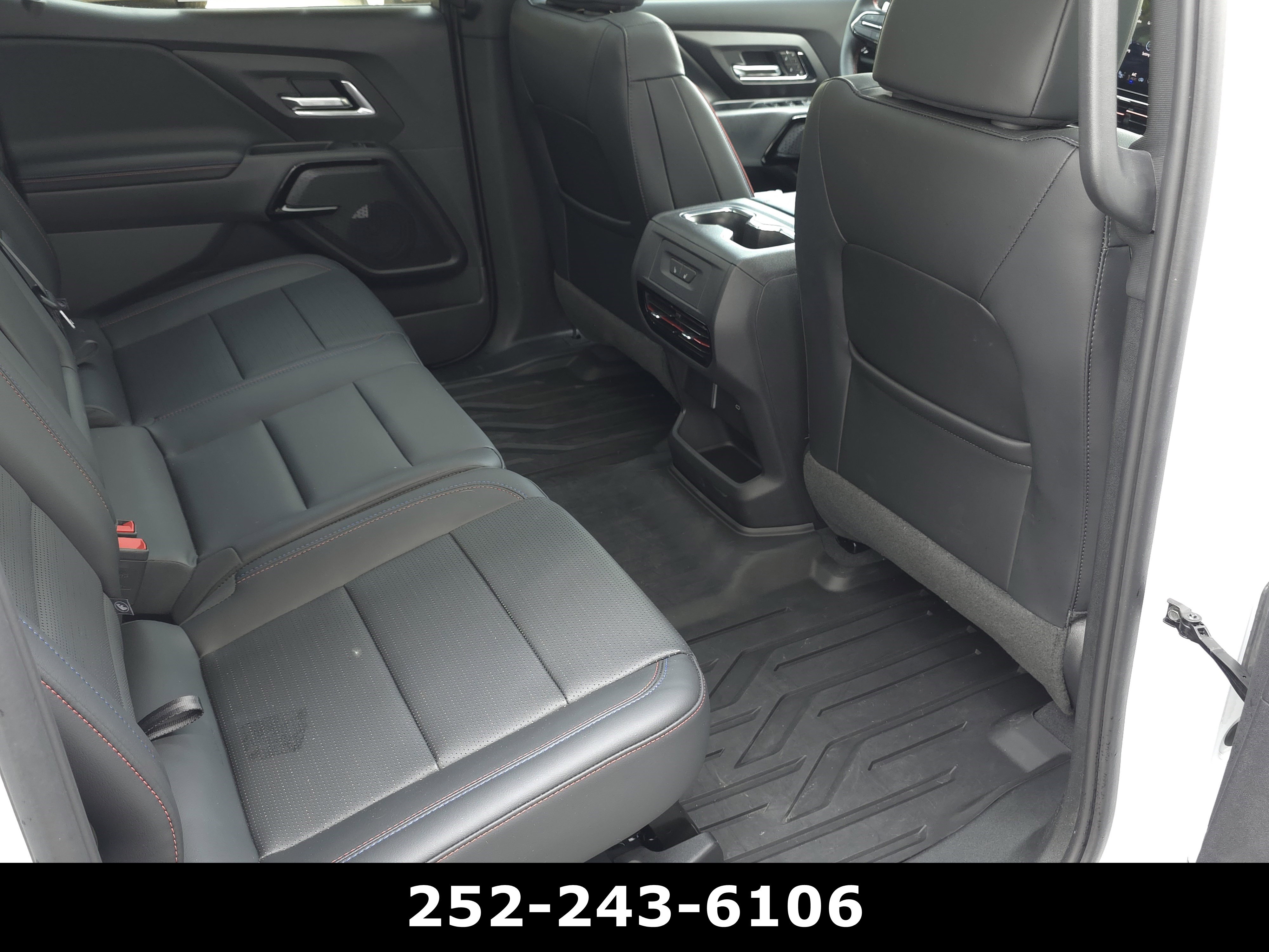 Used 2025 Chevrolet Silverado EV RST AWD/4WD image 39