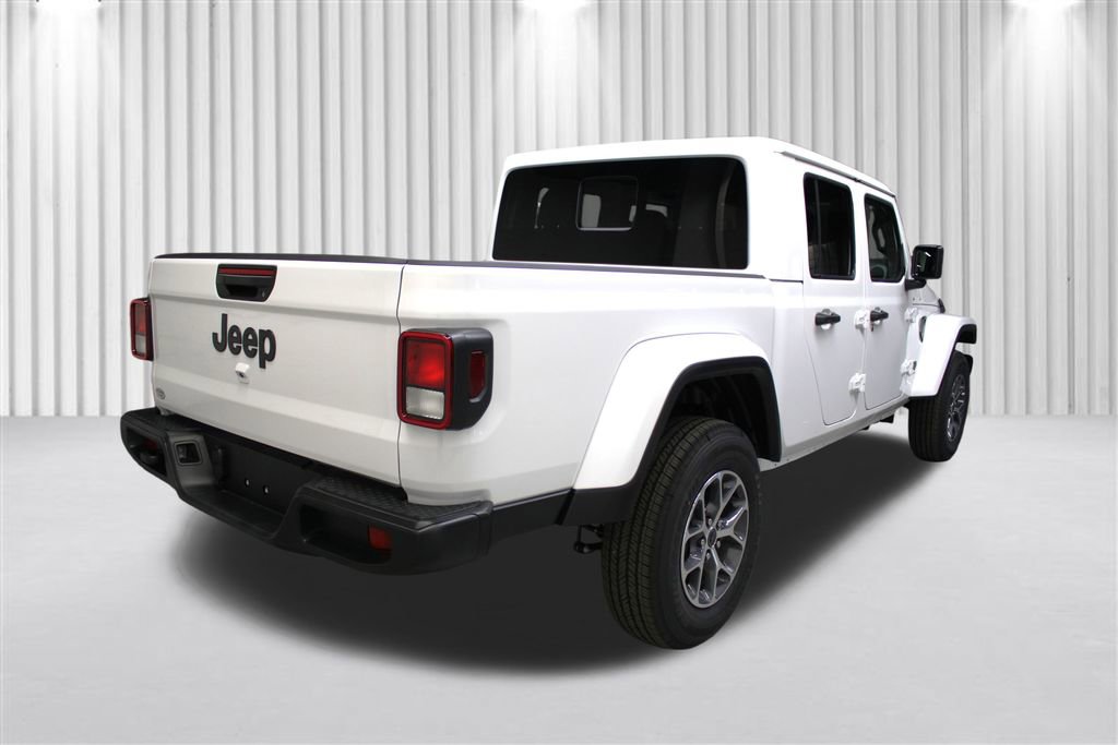 New 2026 Jeep Gladiator Sport image 3