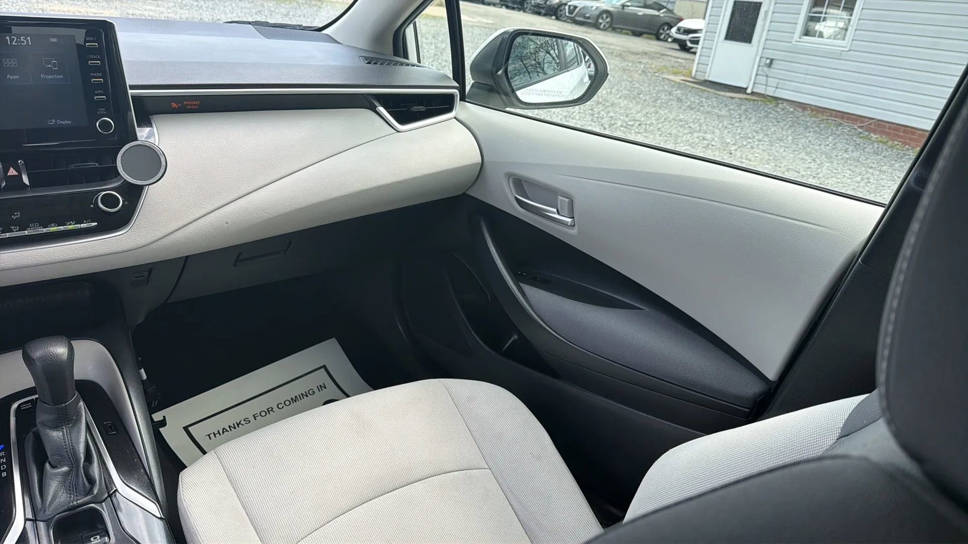 Used 2020 Toyota Corolla LE image 38