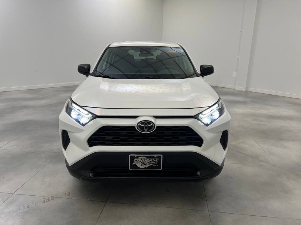 Used 2023 Toyota RAV4 LE video 2
