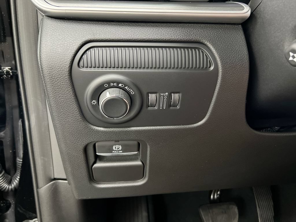 New 2026 Jeep Grand Wagoneer L 4WD image 14