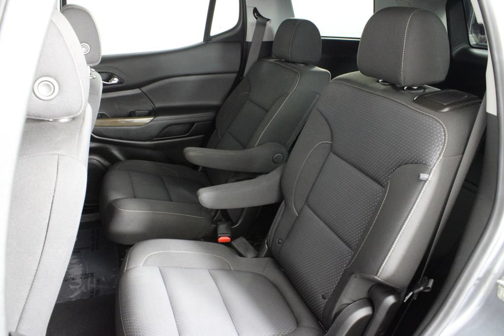 Used 2022 GMC Acadia SLE w/ Driver Convenience Package FWD image 21