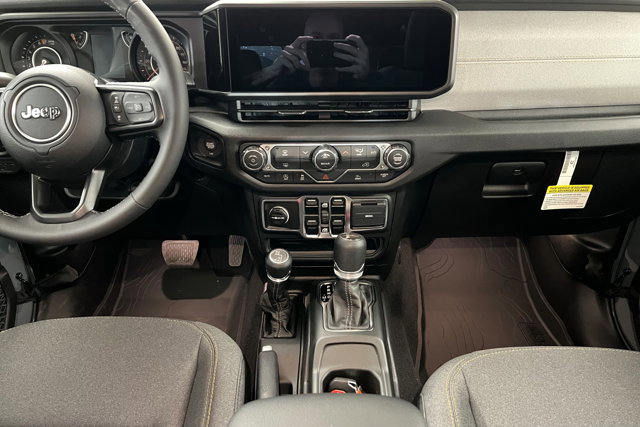 New 2025 Jeep Gladiator Sport AWD/4WD image 13