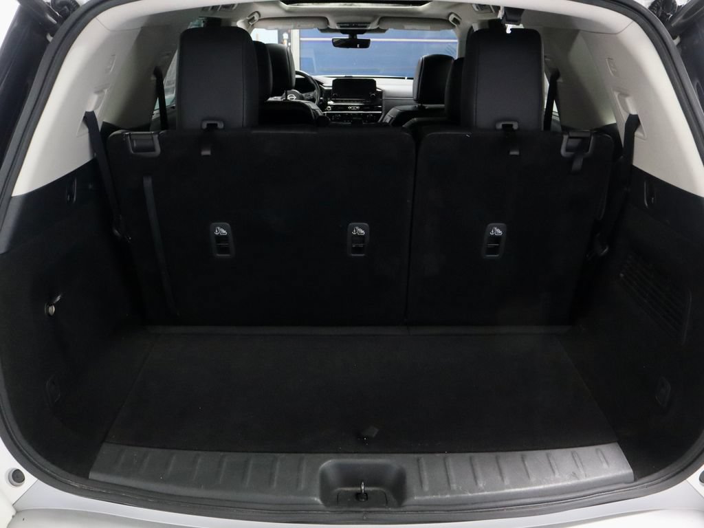 Certified 2024 Nissan Pathfinder Platinum AWD/4WD image 13