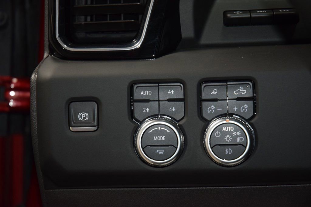 Used 2024 GMC Sierra 1500 Denali w/ Technology Package AWD/4WD image 34
