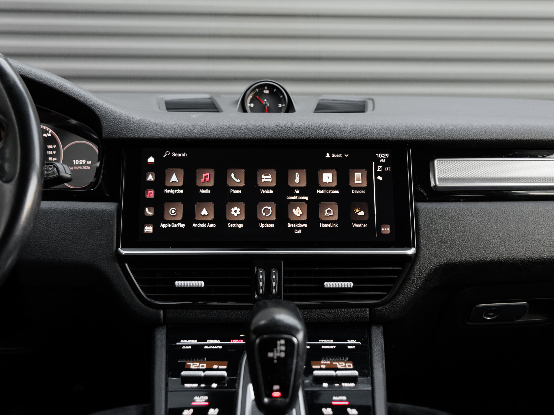 Certified 2023 Porsche Cayenne Platinum Edition AWD/4WD image 23