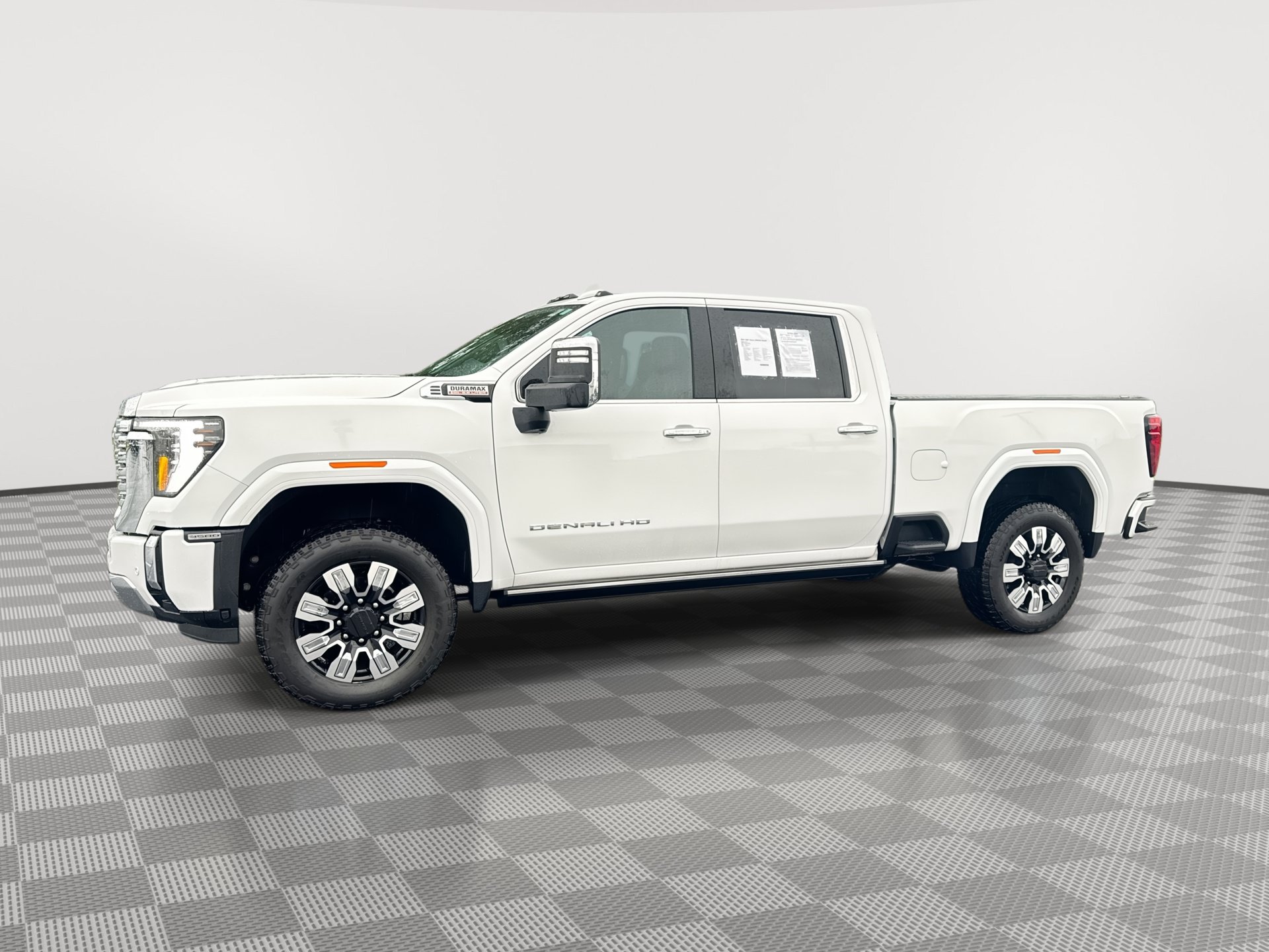 Certified 2025 GMC Sierra 3500 Denali w/ Denali Reserve Package AWD/4WD image 1