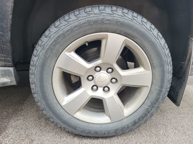 Used 2020 Chevrolet Suburban LT w/ Luxury Package image 17