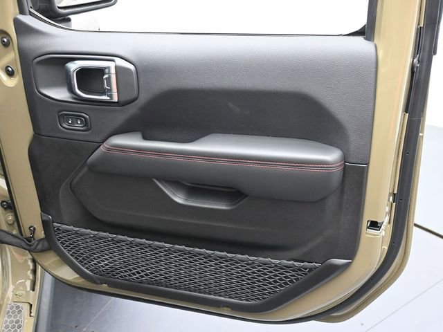 Used 2025 Jeep Wrangler Unlimited Rubicon w/ Safety Group image 28