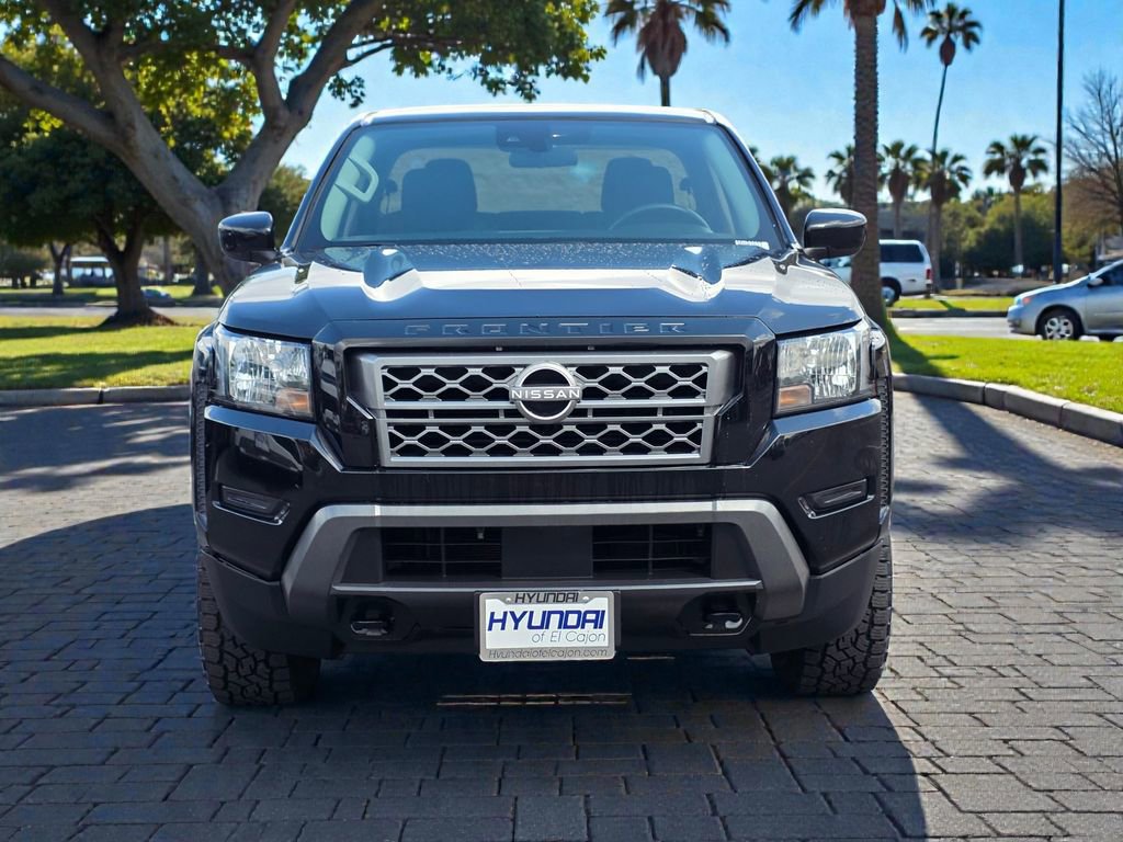 Used 2023 Nissan Frontier SV image 3