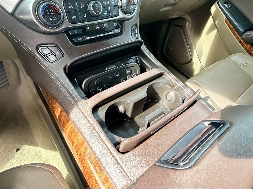 Used 2020 Chevrolet Suburban Premier image 17