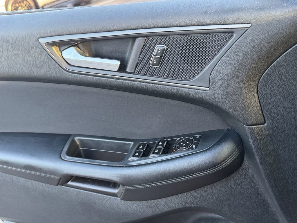 Used 2016 Ford Edge SE FWD image 22