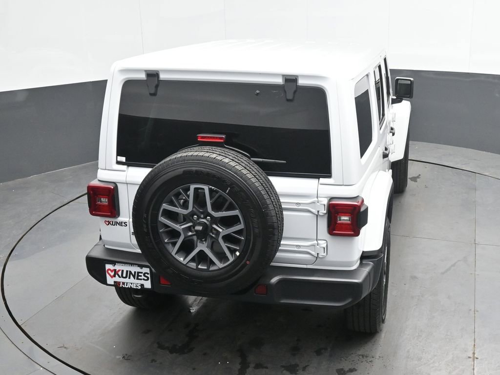Used 2025 Jeep Wrangler Unlimited Sahara AWD/4WD image 29