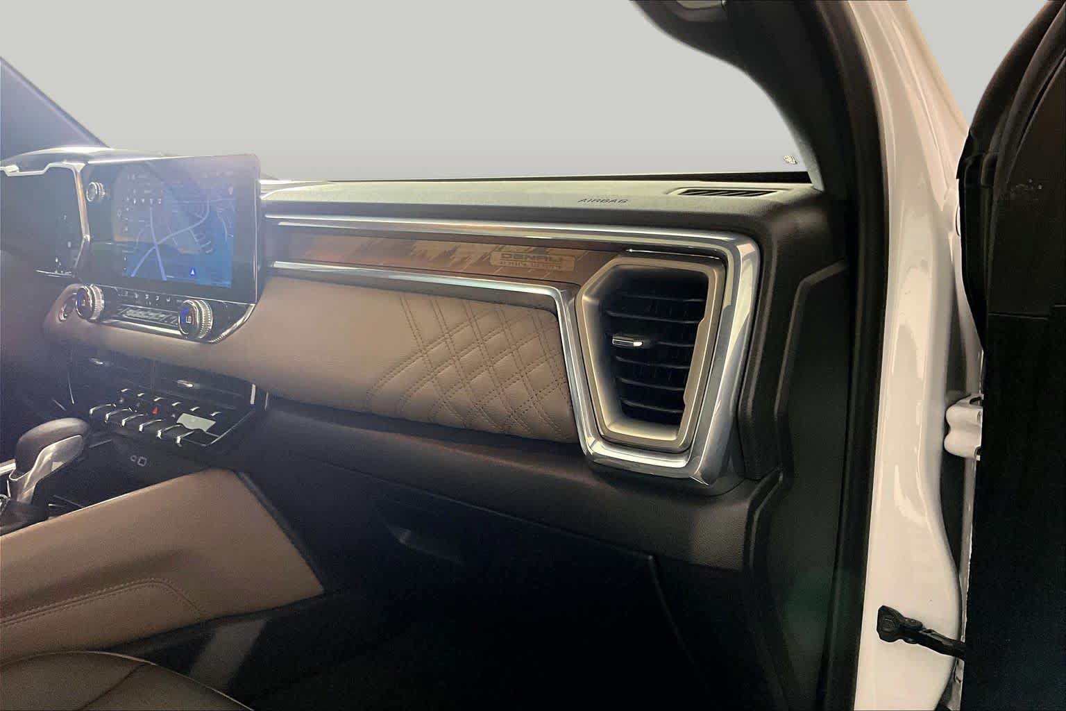 Certified 2024 GMC Canyon Denali AWD/4WD image 17