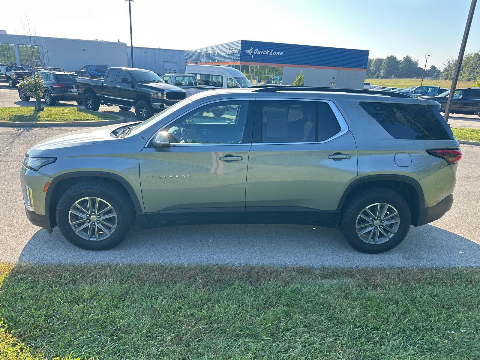 Used 2023 Chevrolet Traverse LT AWD/4WD image 14