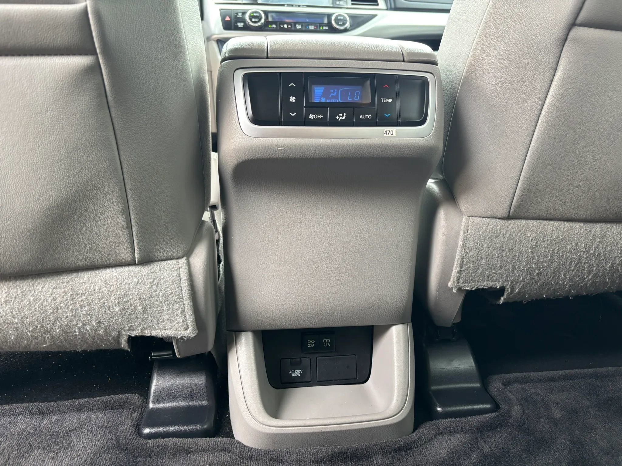 Used 2017 Toyota Highlander XLE AWD/4WD image 34