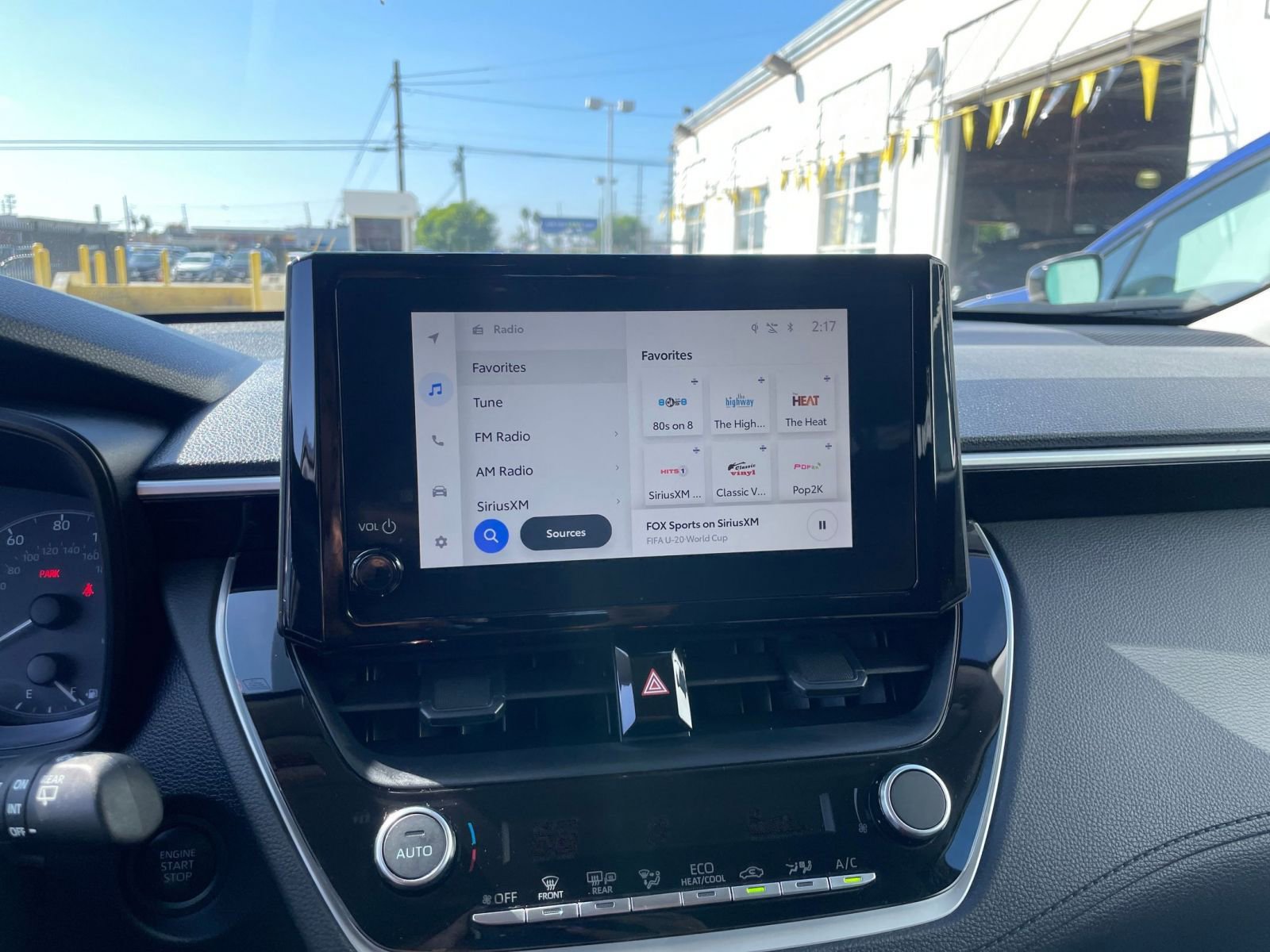 Used 2025 Toyota Corolla Cross LE image 21