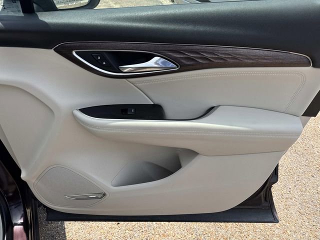 Used 2021 Buick Envision Avenir w/ Technology Package II FWD image 18