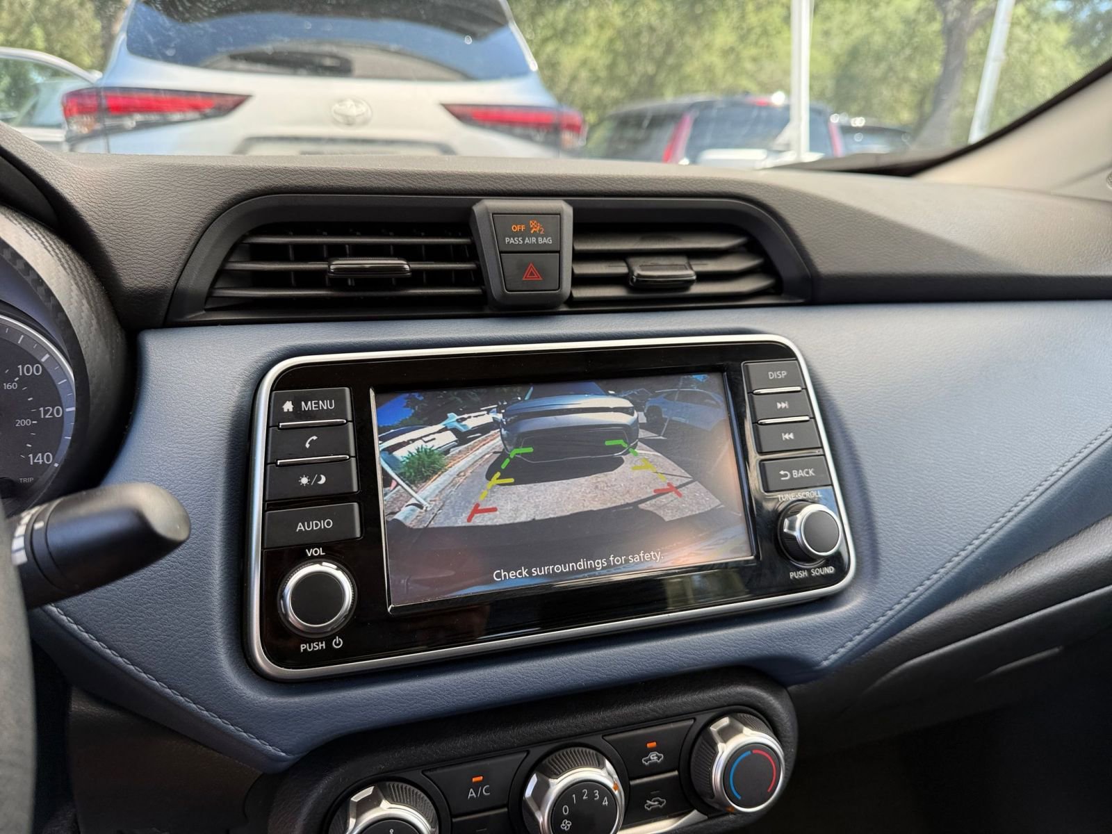 Used 2025 Nissan Versa SV FWD image 21