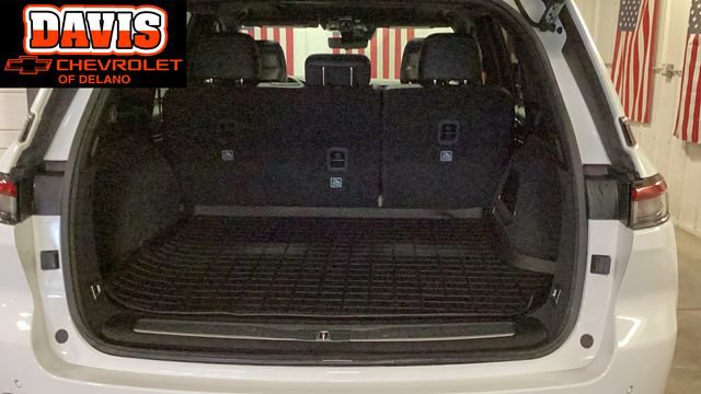 Used 2023 Jeep Grand Cherokee Overland w/ Luxury Tech Group IV AWD/4WD image 7