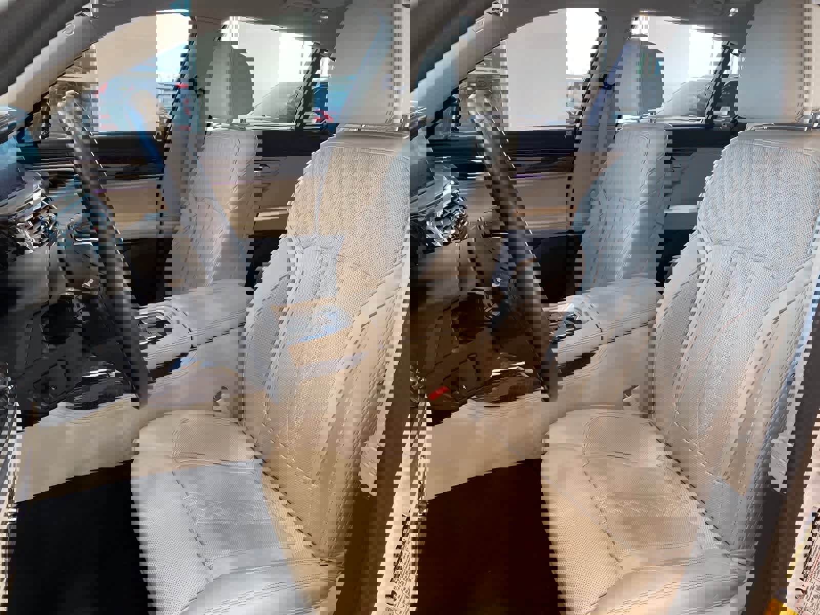 Used 2021 BMW ALPINA B7 xDrive image 11