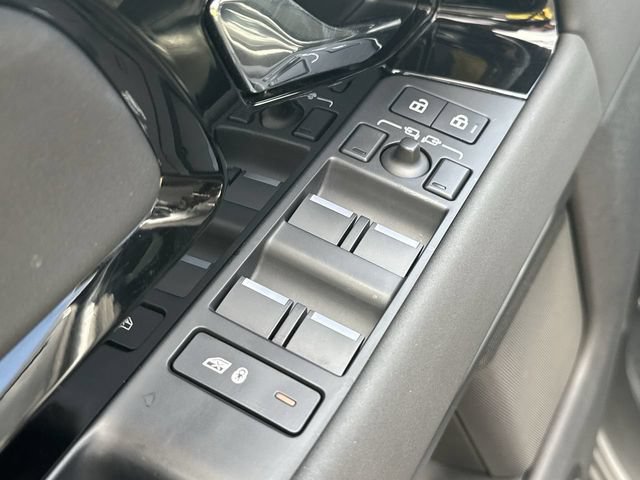 Used 2024 Land Rover Range Rover Evoque S AWD/4WD image 24