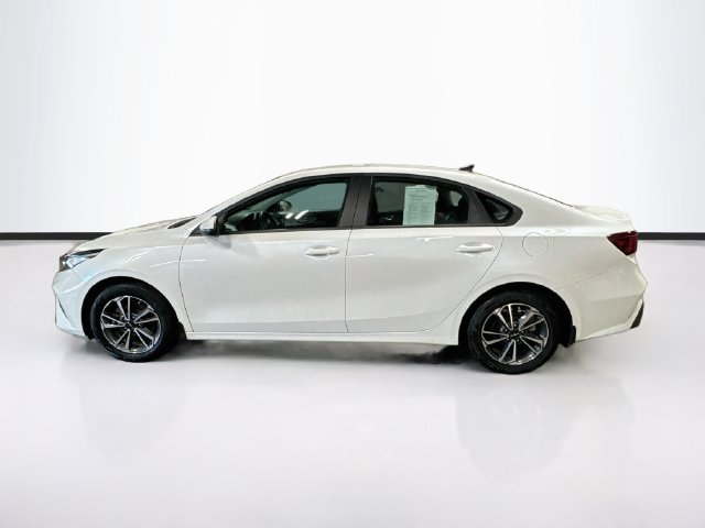 Certified 2023 Kia Forte LXS w/ LXS Technology Package FWD image 4