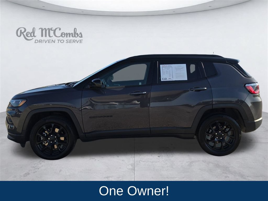 Used 2024 Jeep Compass Latitude w/ Altitude Special Edition AWD/4WD image 2