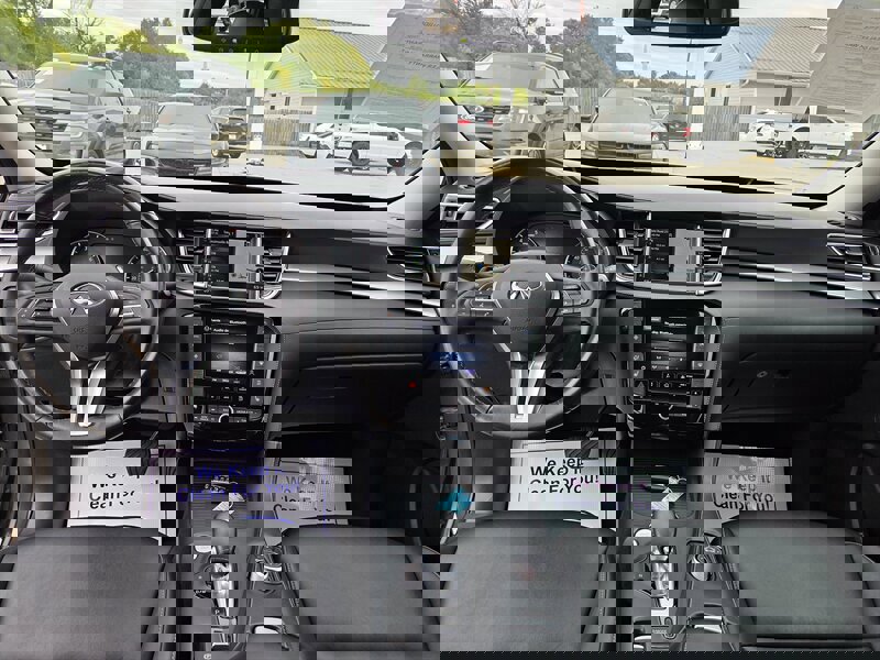 Used 2020 INFINITI QX50 Luxe w/ Navigation Package image 12