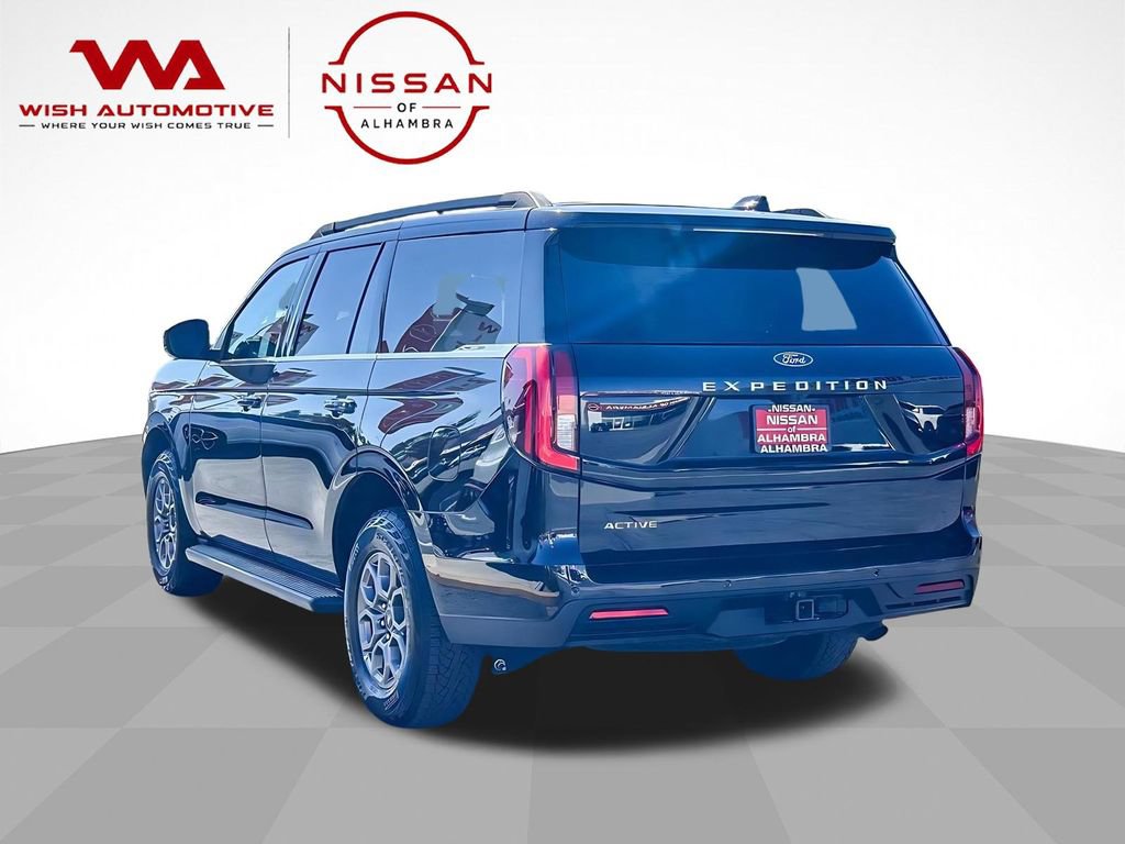 Used 2025 Ford Expedition Active RWD image 9