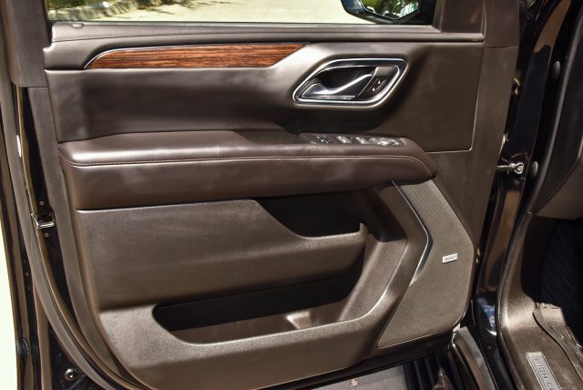 Used 2021 Chevrolet Tahoe High Country w/ Premium Package AWD/4WD image 34
