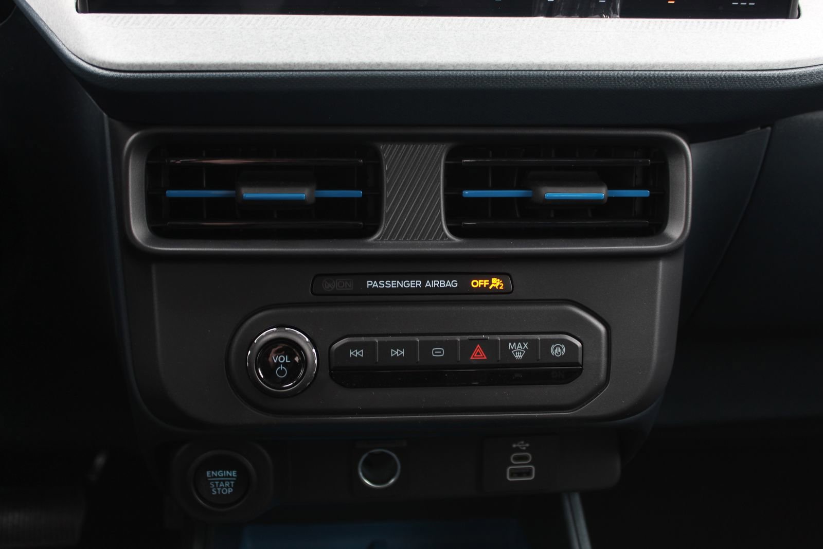 New 2025 Ford Maverick XLT w/ XLT Luxury Package image 18