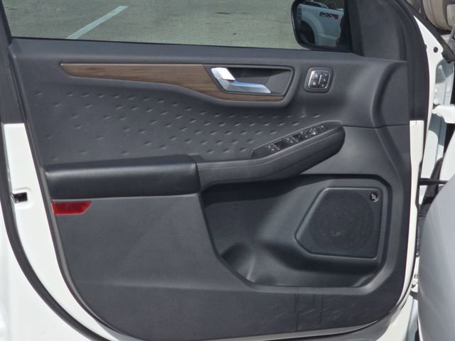 Used 2020 Ford Escape Titanium w/ Titanium Premium Package 2.0 image 27