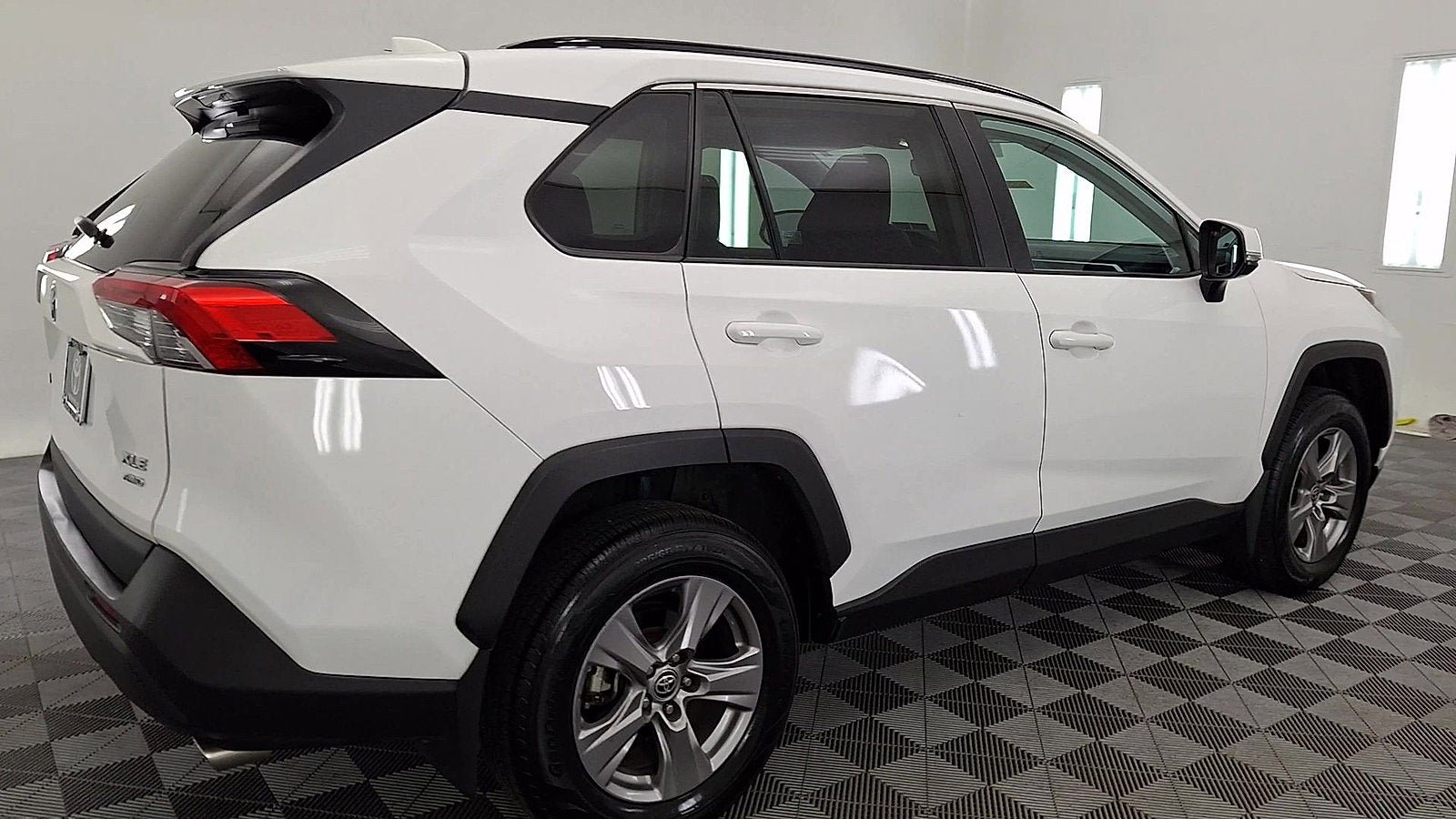 Used 2023 Toyota RAV4 XLE w/ Convenience Package AWD/4WD image 4