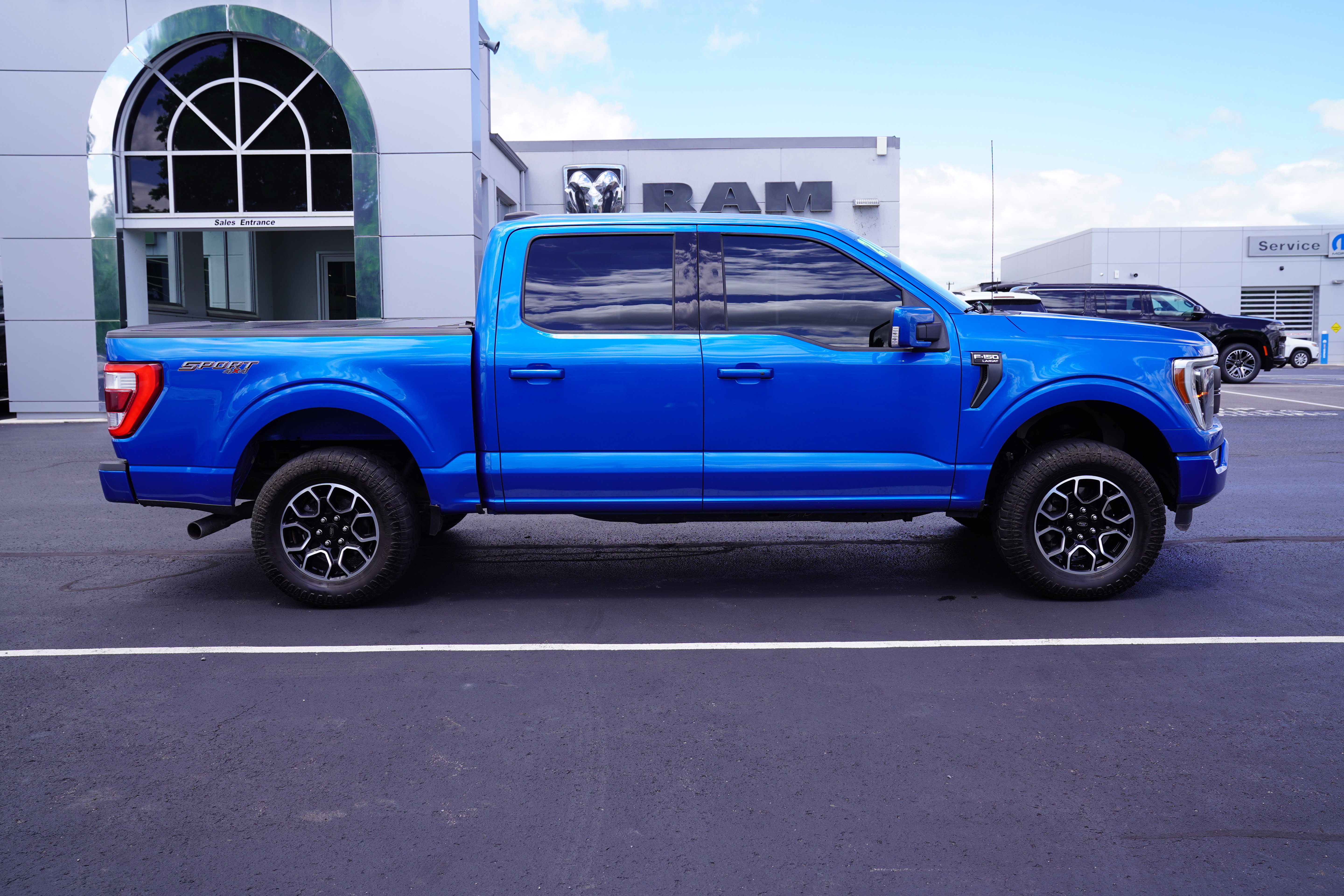 Used 2021 Ford F150 Lariat w/ Equipment Group 502A High AWD/4WD image 2