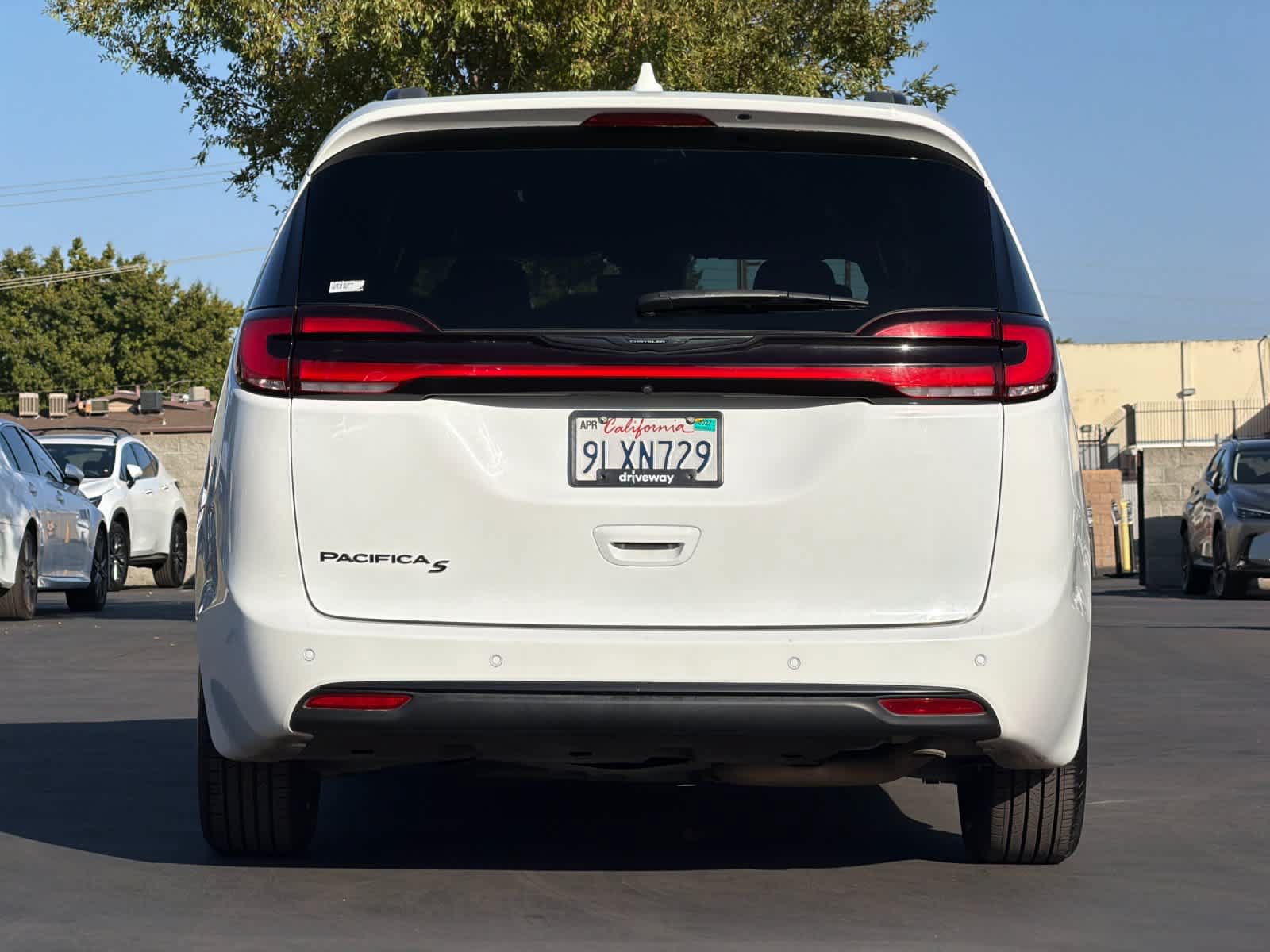 Used 2021 Chrysler Pacifica Touring-L w/ S Appearance Package FWD image 8